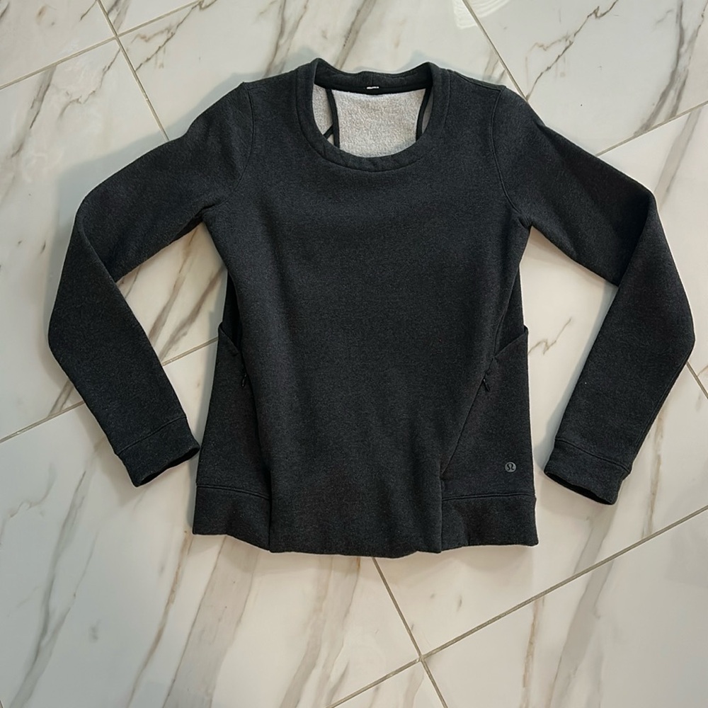 Lululemon woman’s sweatshirt